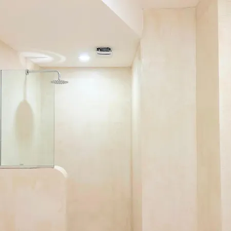 Smart - Cave By The Sea * Durrës