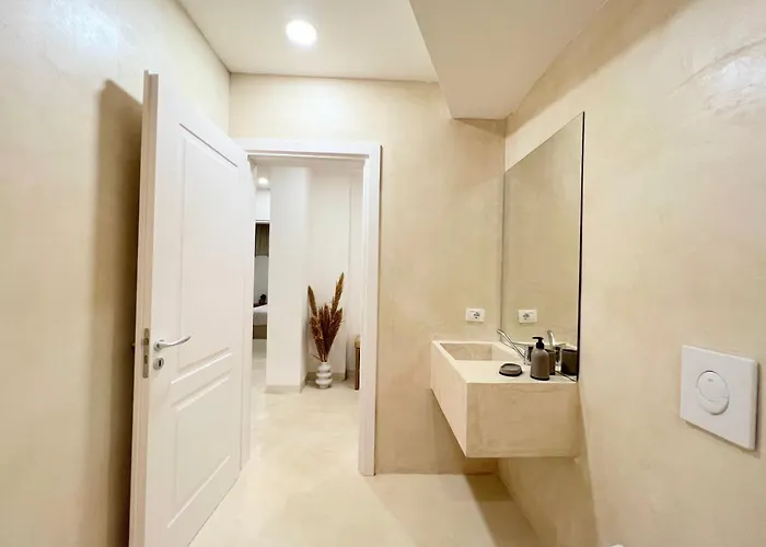 Smart - Cave By The Sea * Durrës