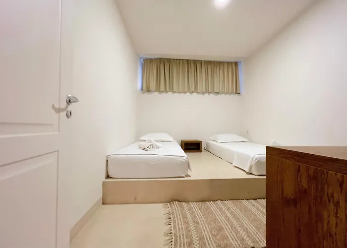 Smart - Cave By The Sea * Durrës